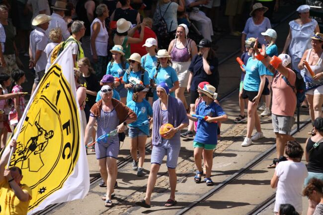 19.06.2022 - Spitzenfestumzug